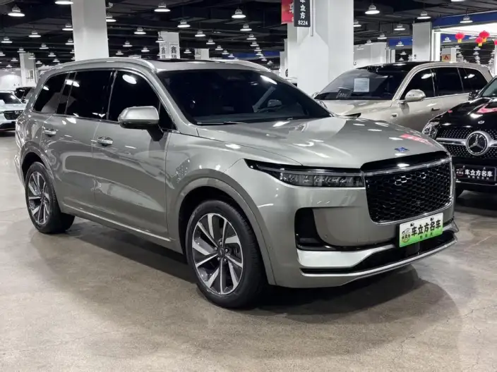 Li Auto ONE 2021 Model Extended Range 6 seat Edition – фото 3