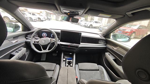 Volkswagen Passat 2025 Pro 380TSI Starry Dragon Respect Edition – фото 7