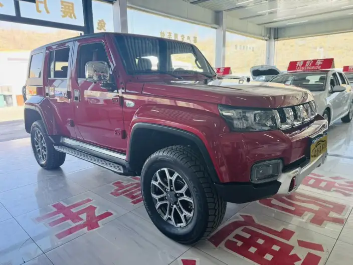 BAIC BJ40 2023 Model 2.0T Automatic 4WD City Hunter Edition Warrior Model – фото 3