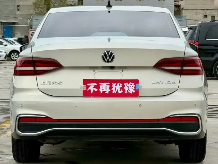 Volkswagen Lavida 2023 Model Facelift 1.5L Automatic Five million editions – фото 5