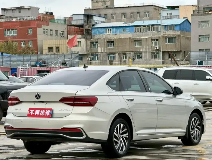 Volkswagen Lavida 2023 Model Facelift 1.5L Automatic Five million editions – фото 6