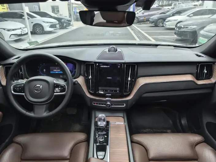Volvo XC60 PHEV 2024 Model T8 4WD Long Battery Life Pro Smart Range Deluxe Edition – фото 8