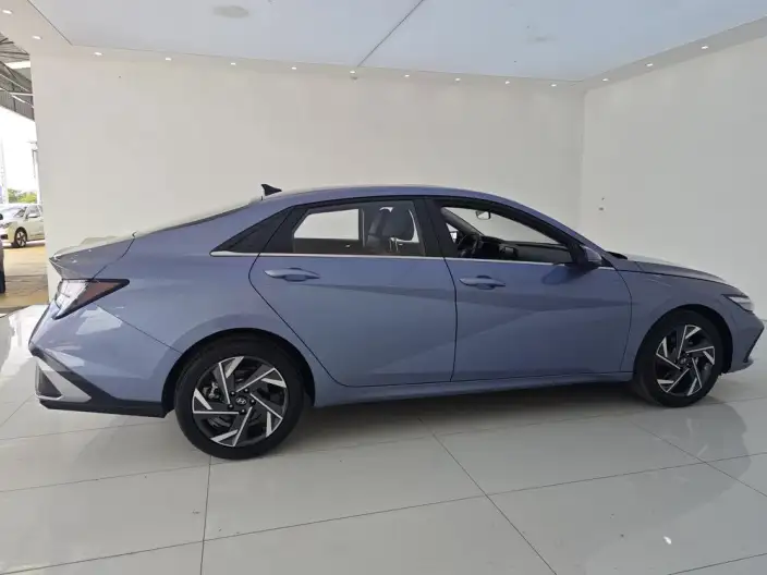 Hyundai Ioniq 2023 Model 1.5L CVT GLX Elite Edition – фото 8