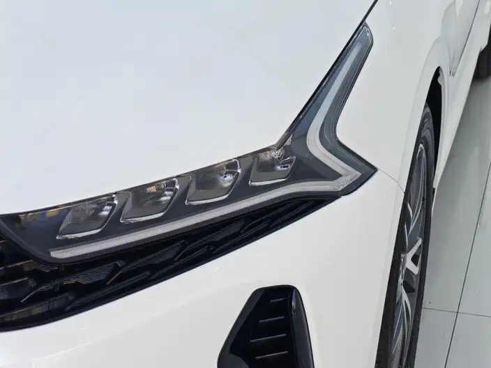 Kia K5 2025 Model 1.5T Deluxe Edition – фото 10