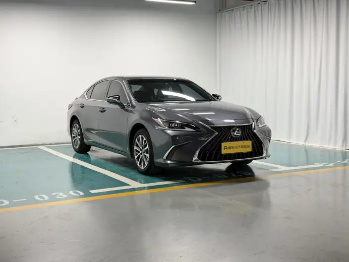 Lexus ES 2022 Model 200 Superior Edition