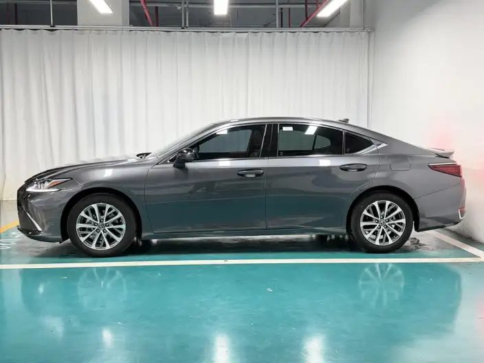 Lexus ES 2022 Model 200 Superior Edition