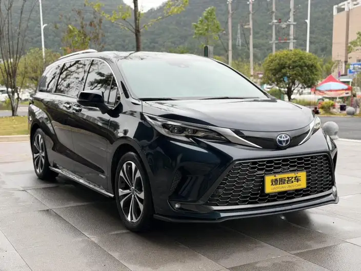 Granvia 2022 Model 2.5L Hybrid Ultimate Edition