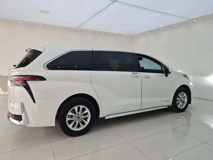 Granvia 2023 Model Intelligent Hybrid 2.5L Comfort Edition – фото 7