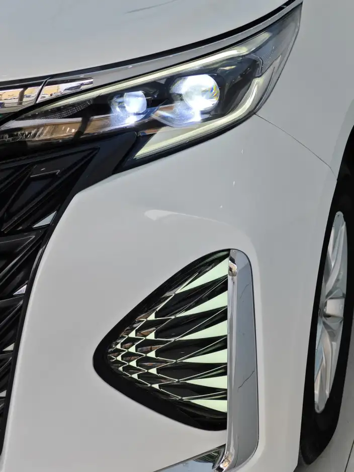 Granvia 2023 Model Intelligent Hybrid 2.5L Comfort Edition – фото 8