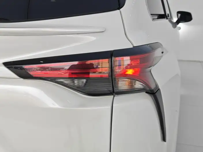 Granvia 2023 Model Intelligent Hybrid 2.5L Comfort Edition – фото 9