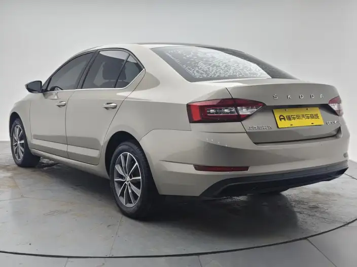 Skoda Octavia 2021 Model 1.5L Automatic Comfort Edition – фото 5