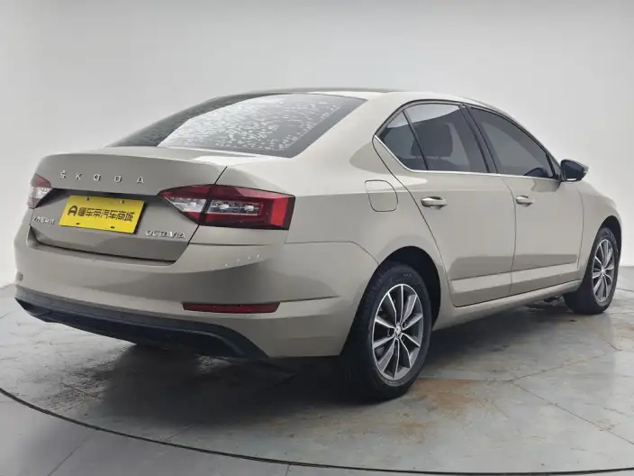 Skoda Octavia 2021 Model 1.5L Automatic Comfort Edition – фото 7