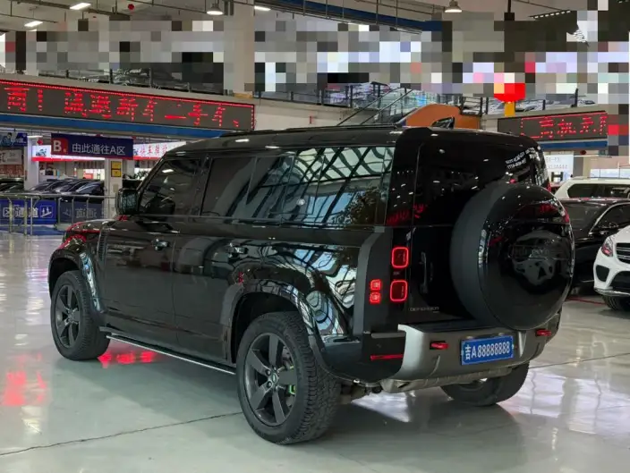 Land Rover Defender 2023 Model 110 3.0T P400 X-Dynamic HSE
