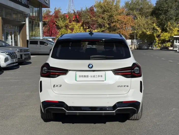 BMW iX3 2024 Model Leading Model – фото 5