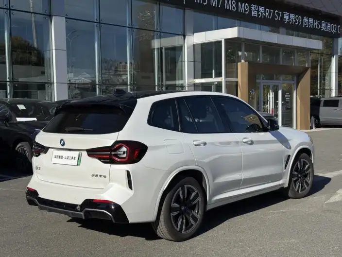 BMW iX3 2024 Model Leading Model – фото 6
