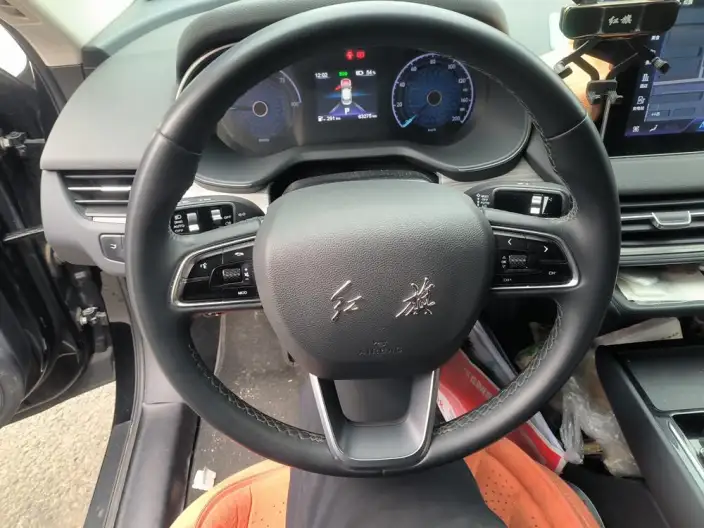 Hongqi E-QM5 2024 Model 610KM PLUS Edition 100kW – фото 7