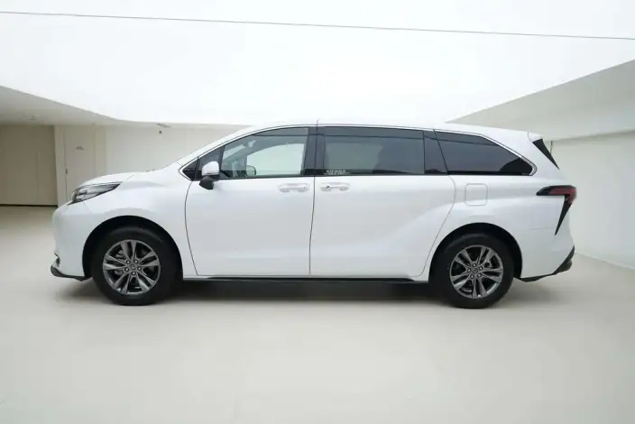 Toyota Sienna 2026 Model Hybrid 2.5L 4WD Premium