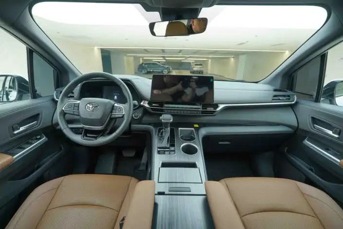 Toyota Sienna 2026 Model Hybrid 2.5L 4WD Premium – фото 9