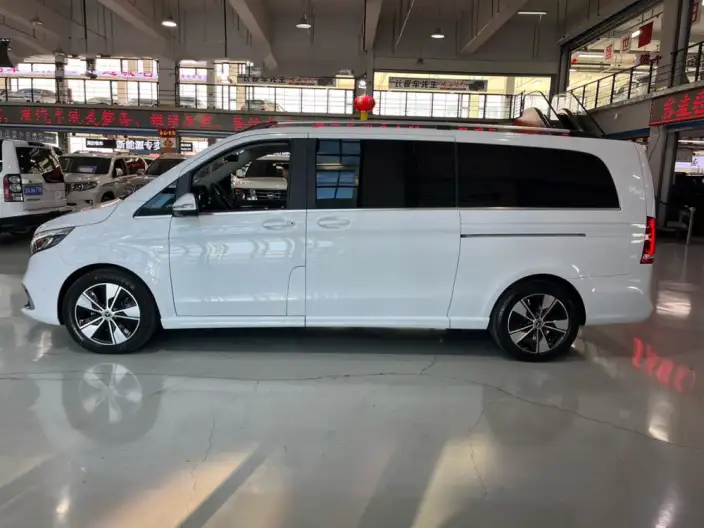 Mercedes-Benz V-Class 2021 Model V 260 L Long wheelbase Premium Edition