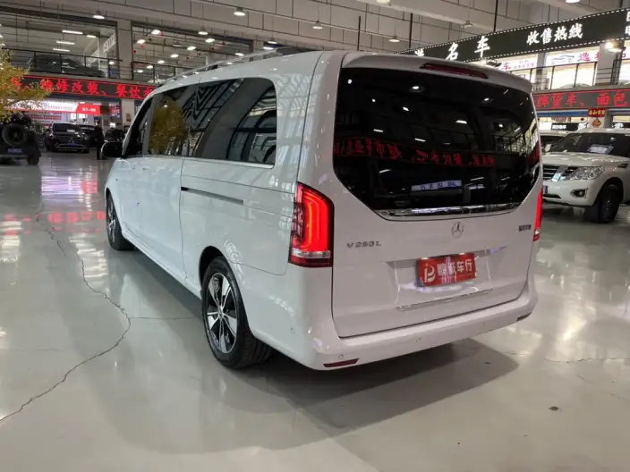 Mercedes-Benz V-Class 2021 Model V 260 L Long wheelbase Premium Edition – фото 5