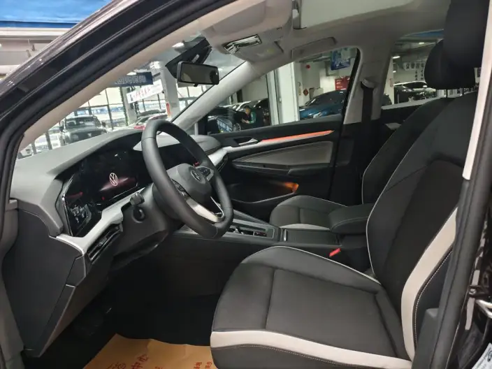 Volkswagen Golf 2023 Model 280TSI DSG Pro – фото 10