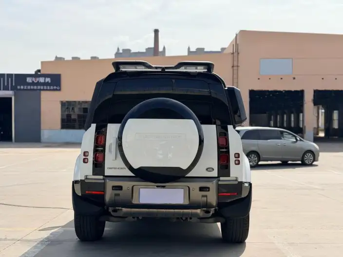 Land Rover Defender 2024 Model 110 3.0T P400 X-Dynamic HSE