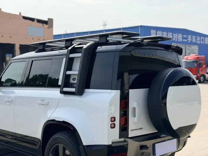 Land Rover Defender 2024 Model 110 3.0T P400 X-Dynamic HSE – фото 8