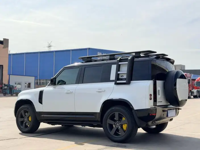 Land Rover Defender 2024 Model 110 3.0T P400 X-Dynamic HSE – фото 9