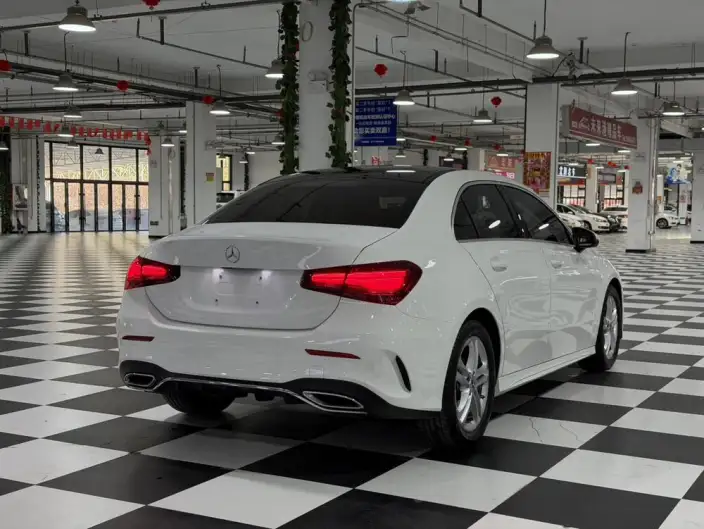 Mercedes-Benz A-class 2023 Model A 180 L Sports sedan – фото 6
