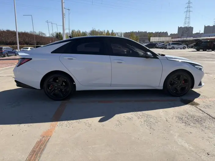 Hyundai Ioniq 2022 Model 1.5L CVT 20th SE 20th Anniversary Memorial Edition – фото 5