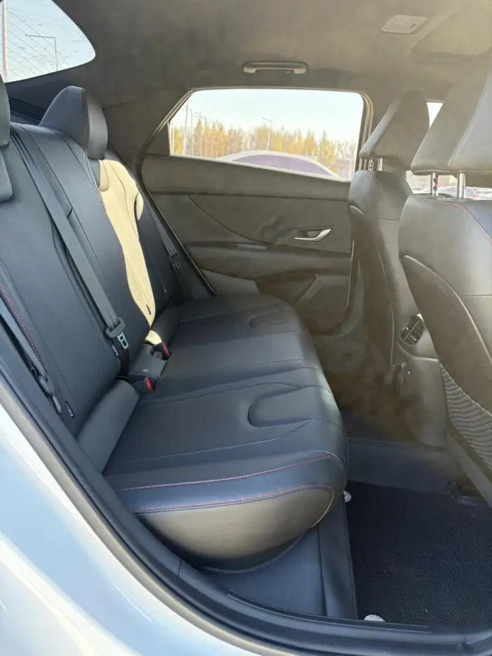 Hyundai Ioniq 2022 Model 1.5L CVT 20th SE 20th Anniversary Memorial Edition – фото 6