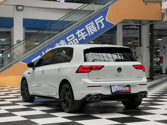 Volkswagen Golf 2021 Model 280TSI DSG R-Line – фото 5