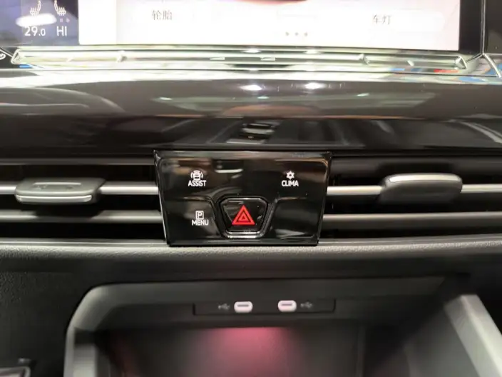 Volkswagen Golf 2021 Model 280TSI DSG R-Line – фото 9