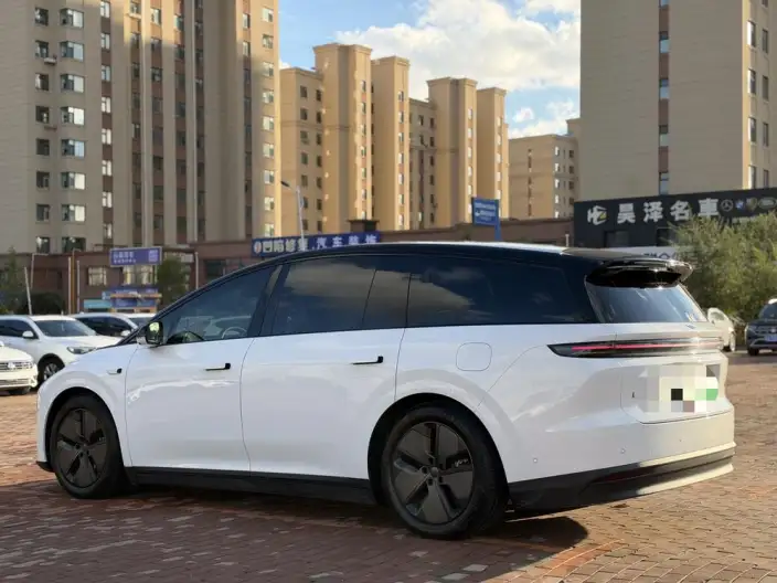 Li Auto i8 2025 Model Standard Edition