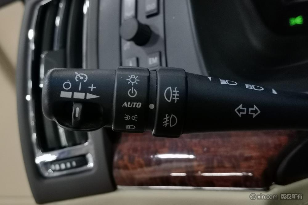 Cadillac SLS 2011 2.0T Elite – фото 15
