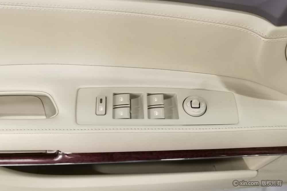 Cadillac SLS 2011 2.0T Elite – фото 22