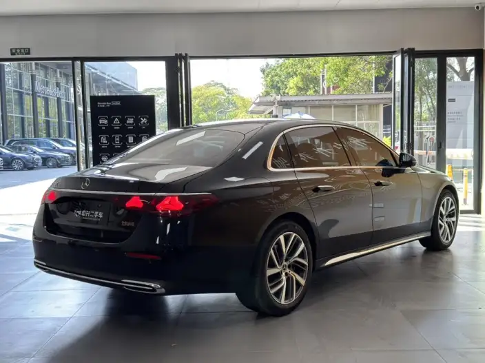 Mercedes-Benz E-Class 2026 Model E 300 L Fashion Model sedan – фото 7