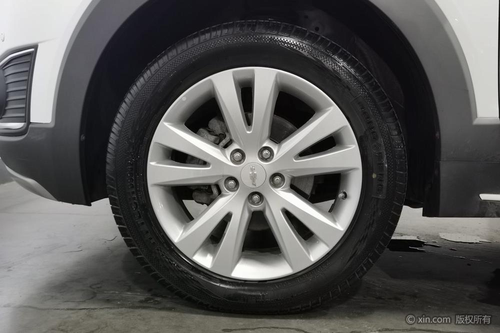 Chevrolet Captiva 2014 2.4L AWD Flagship 7-Seater – фото 9