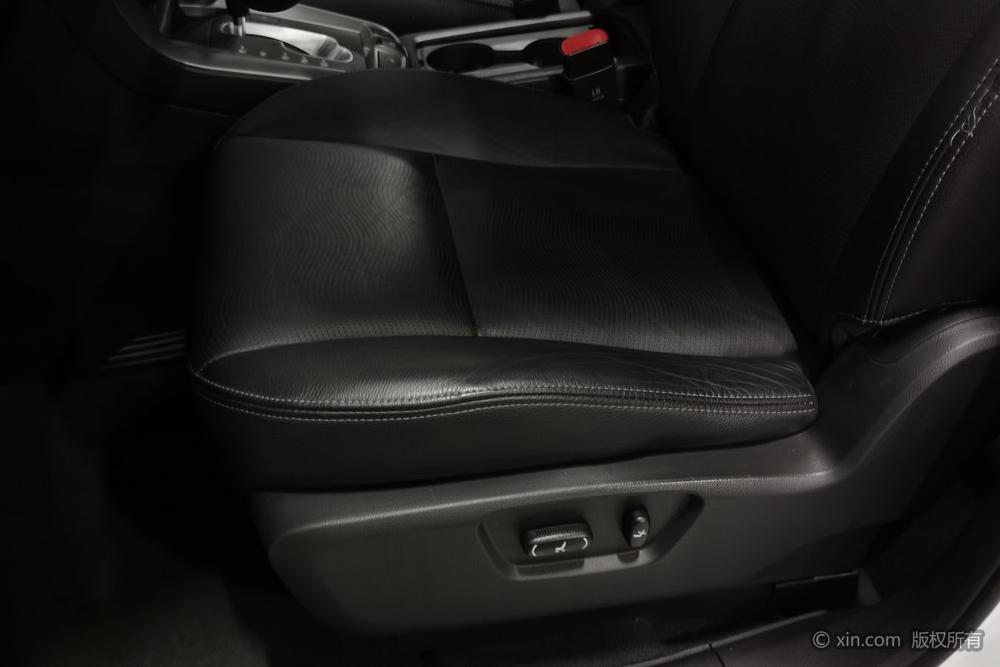 Chevrolet Captiva 2014 2.4L AWD Flagship 7-Seater – фото 18