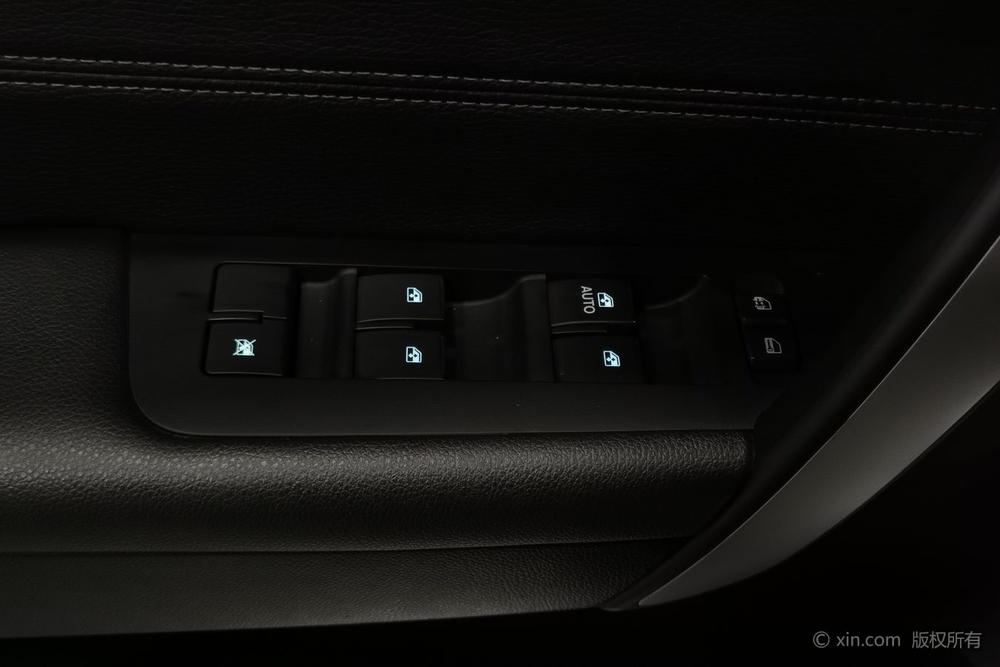 Chevrolet Captiva 2014 2.4L AWD Flagship 7-Seater – фото 22