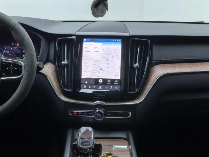 Volvo XC60 2024 Model B5 4WD Smart Range Deluxe Edition – фото 8