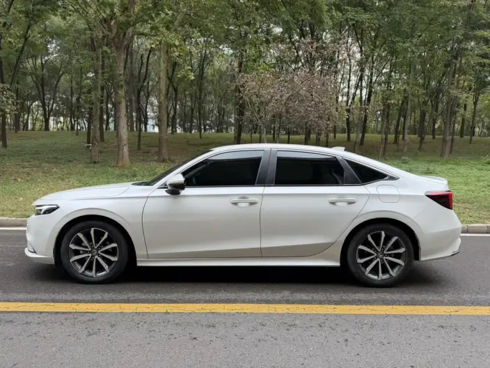 Model Ge 2022 Model 240TURBO CVT Deluxe Edition