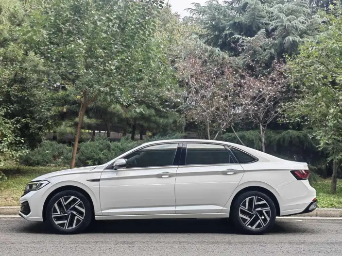 Volkswagen Sagitar 2023 Model 300TSI DSG Beyond Edition