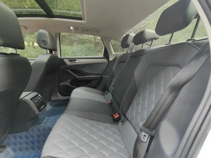 Volkswagen Sagitar 2023 Model 300TSI DSG Beyond Edition – фото 9