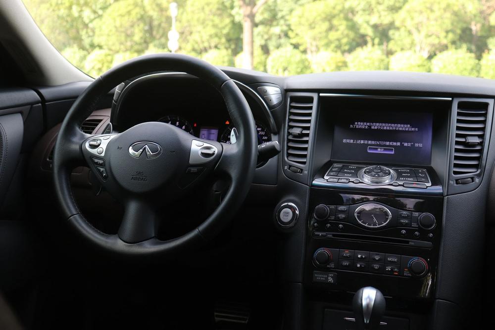 Infiniti QX70 2013 модификация 3.7L Standard Edition – фото 20