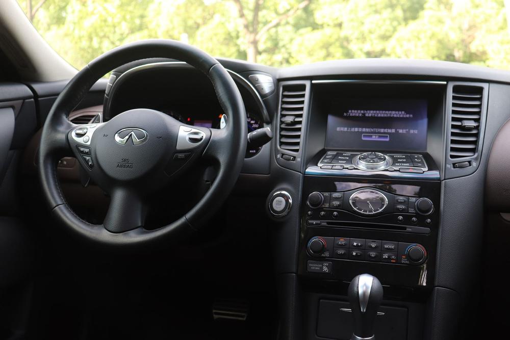 Infiniti QX70 2013 модификация 3.7L Standard Edition – фото 21