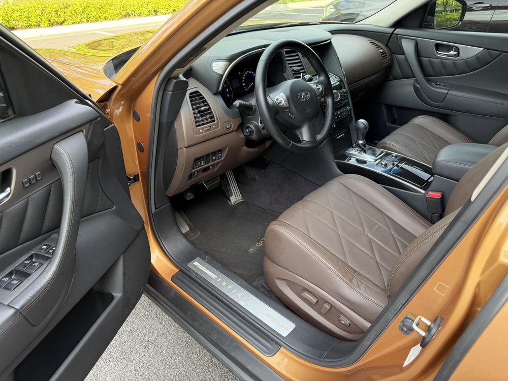 Infiniti QX70 2013 модификация 3.7L Standard Edition – фото 25