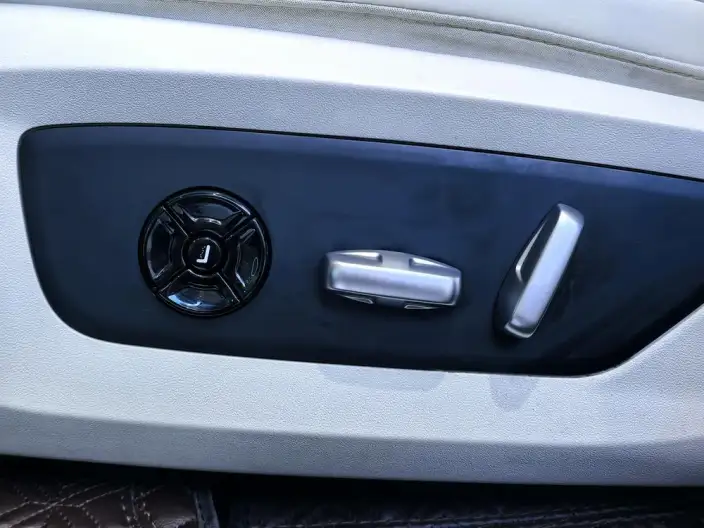 Li Auto ONE 2021 Model Extended Range 6 seat Edition – фото 9