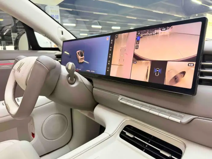 IM LS6 2026 Model EV Max – фото 9