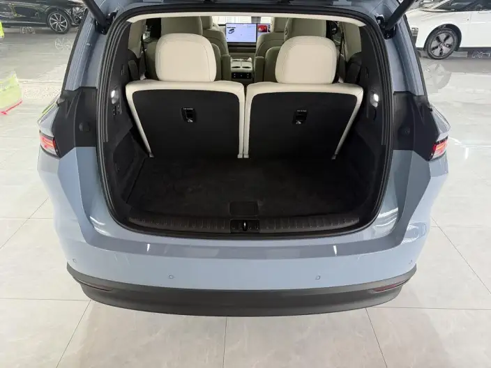 Li Auto i8 2025 Model Standard Edition – фото 9